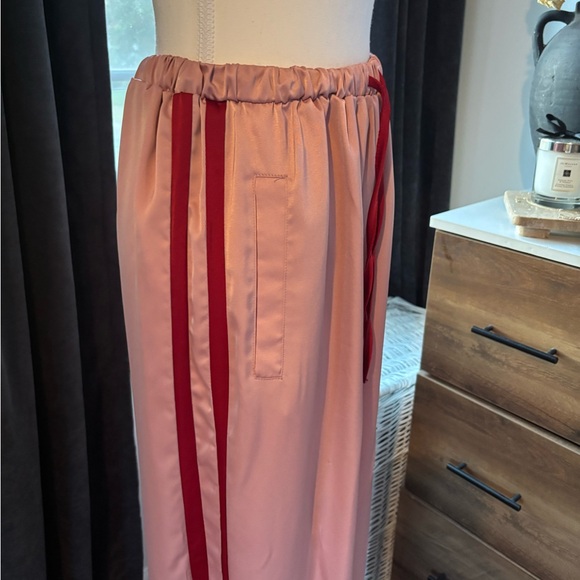 Missguided Pink Wide Leg Pants with Red Stripe BRAND NEW ! - Picture 3 of 5